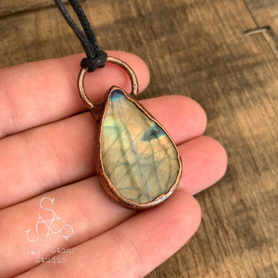 Labradorite Pendant - Image 3