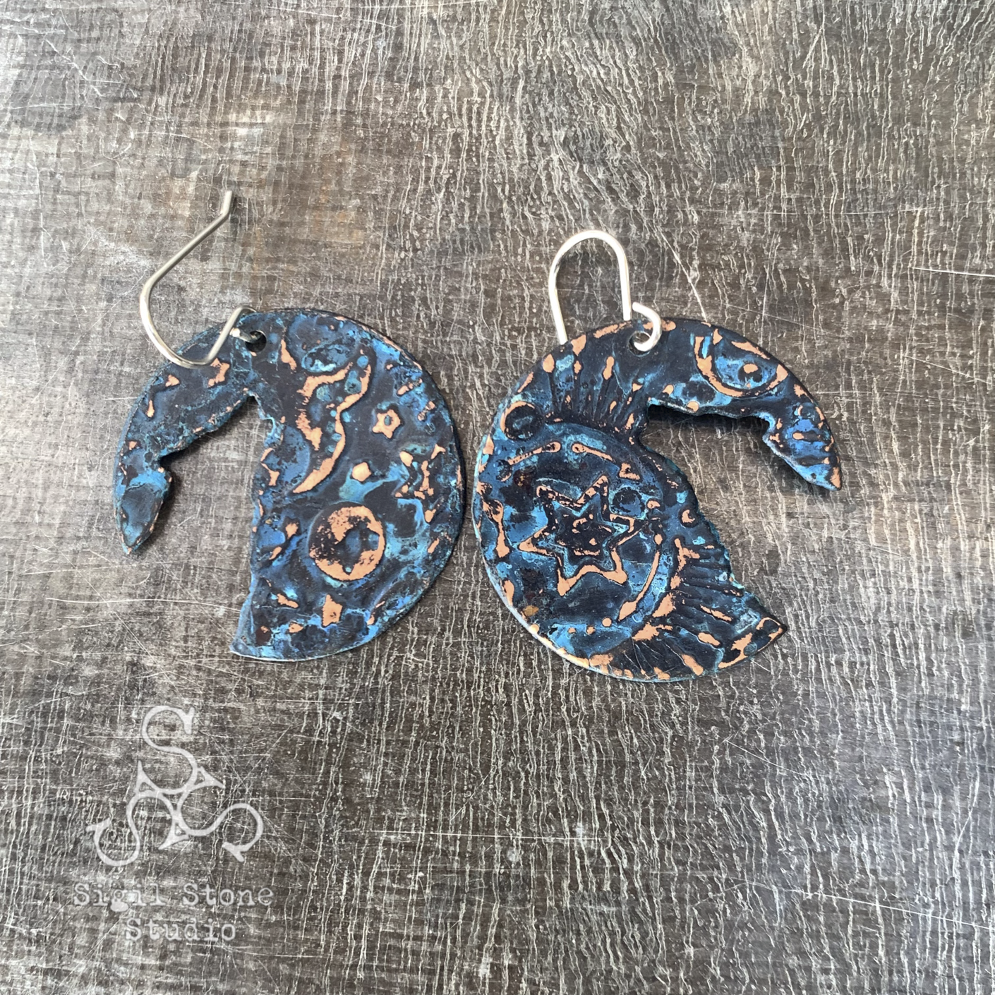 Copper Earrings Howling Wolves - Image 3